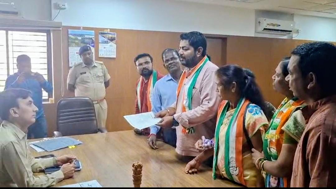 डांग जिला कांग्रेस कमेटी ने शराब, चरस, गांजा, ड्रग्स जैसे नशीले पदार्थों की बिक्री का विरोध करते हुए जिला कलेक्टर को ज्ञापन सौंपा है।