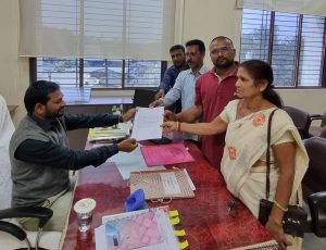 डांग स्वराज आश्रमशाला मामले में डांग कांग्रेस पार्टी ने कड़ी कार्रवाई की मांग की।