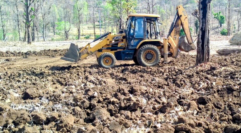 डांग में मनरेगा के नाम पर बड़ा खेल! पिछले चार साल के कार्यों में भारी गड़बड़ी, विजिलेंस जांच की मांग से मचा बवाल।