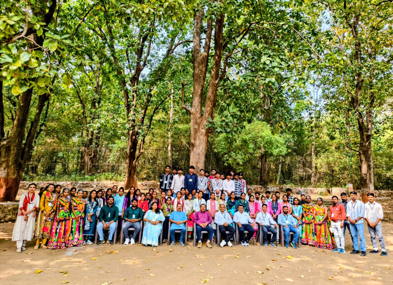 डांग : सरकारी विनयन एवं वाणिज्य कॉलेज, वघई में एक दिवसीय ‘सृजनात्मक कार्यशिबिर’ का आयोजन।