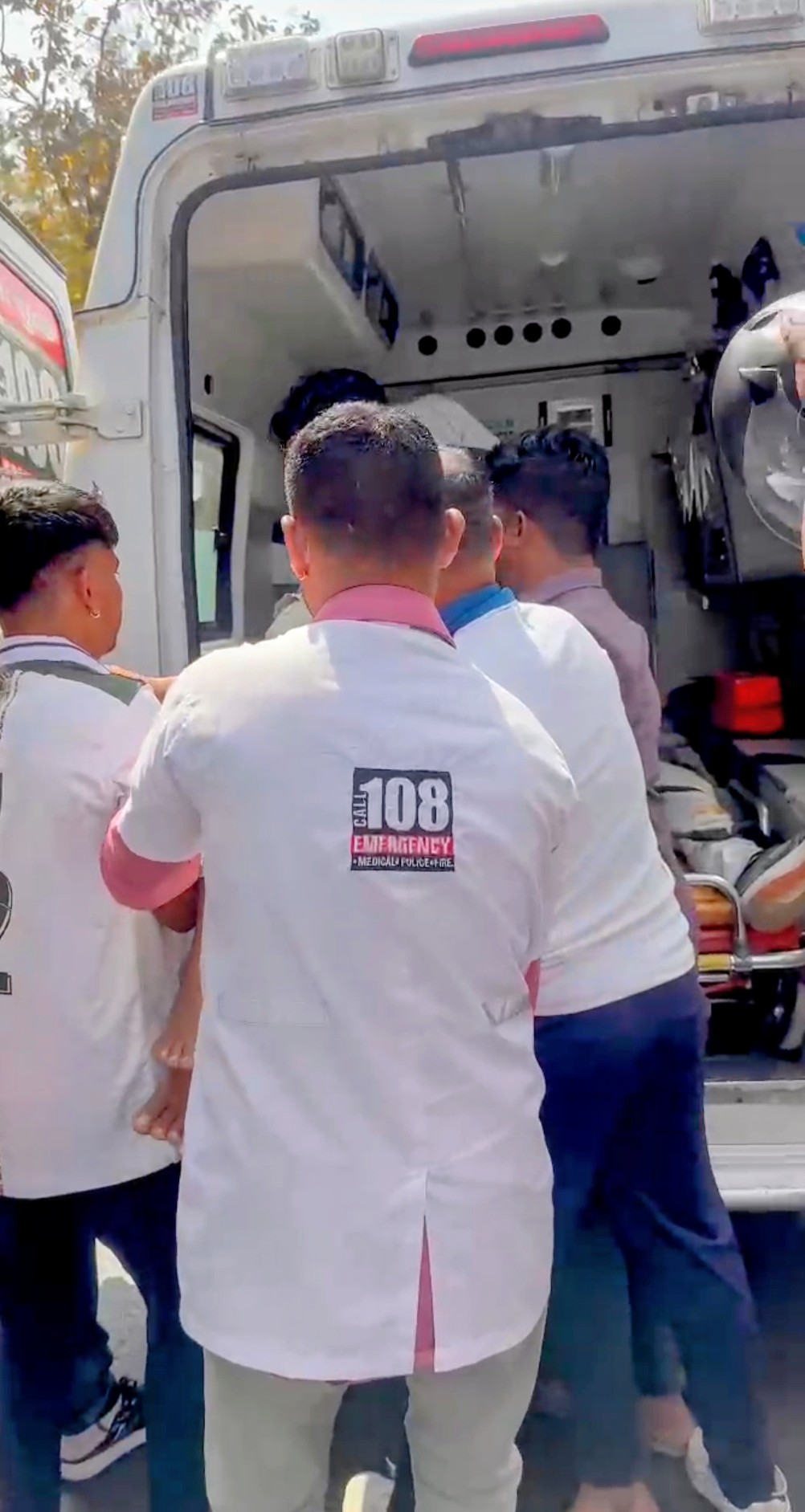 आहवा–वघई मार्ग पर शिवघाट के पास दो बाइक सवार दुर्घटनाग्रस।